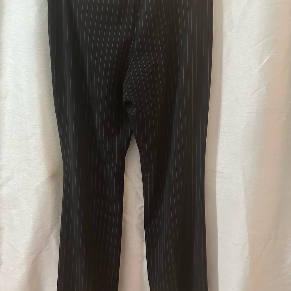 gNw Black w/ White Pin Stripes Size 12